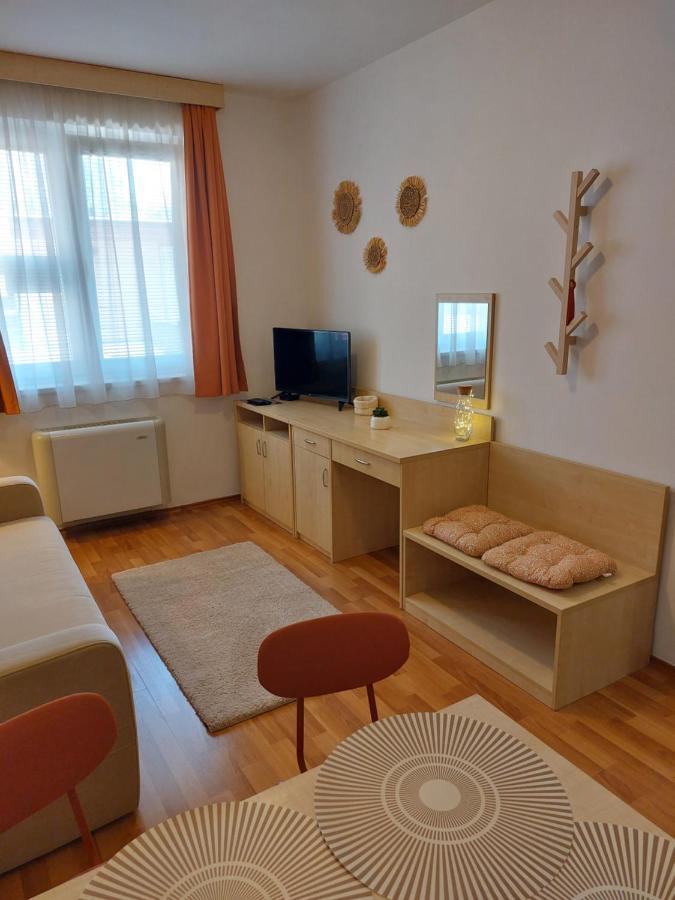 Myrelax Apartment - Hajdúszoboszló Exteriör bild