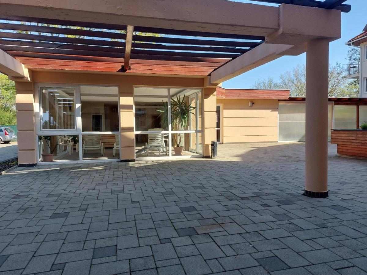 Myrelax Apartment - Hajdúszoboszló Exteriör bild