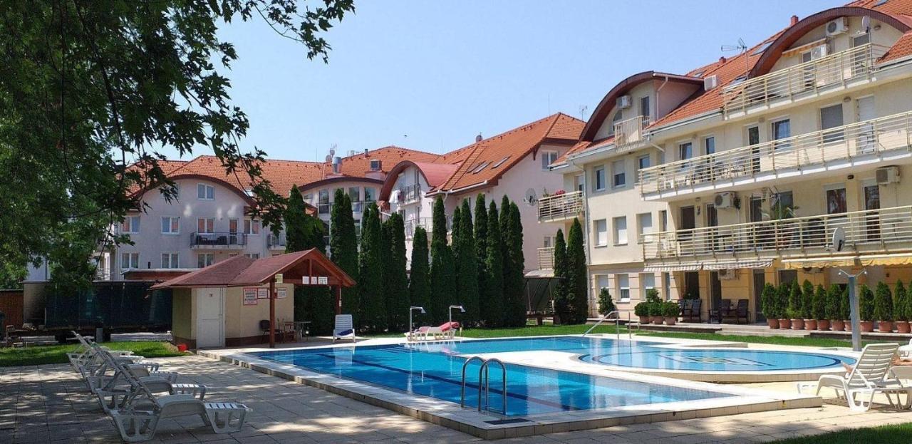 Myrelax Apartment - Hajdúszoboszló Exteriör bild
